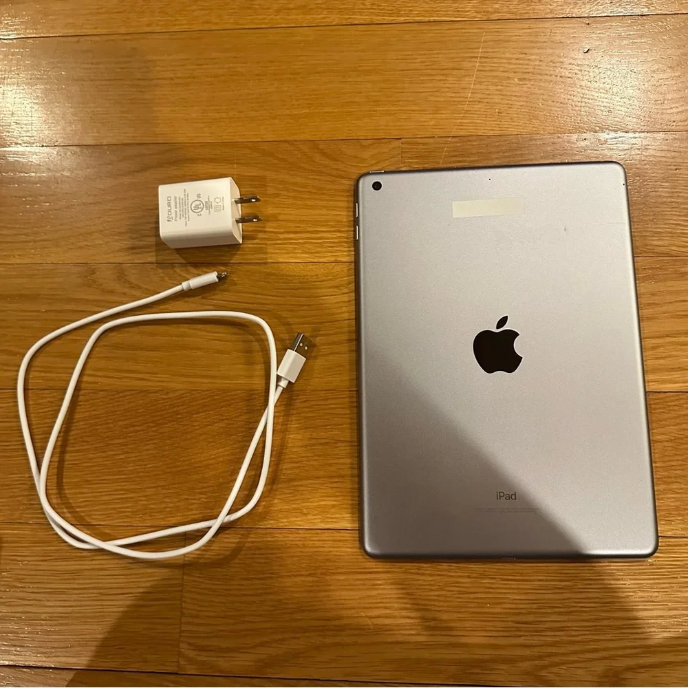 Refurbished Apple iPad (2018) - Space Gray (Renewed)